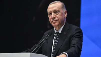 Cumhurbaşkanı Erdoğan, Özel'den kazandığı tazminatı Mehmetçik Vakfı'na bağışladı