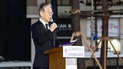 Güney Koreli muhalif lider Lee, basın toplantısında boynundan bıçaklandı