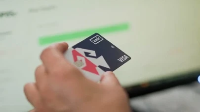 İzmir’de 20 bin öğrenciye 20 milyonluk destek