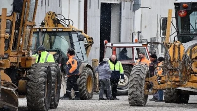 Lüleburgaz Belediyesi buzlanmaya karşı tedbir aldı