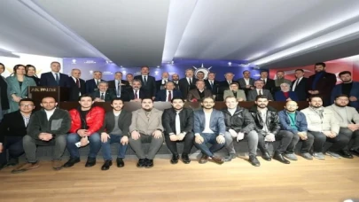 Memduh Büyükkılıça meşaleli karşılama