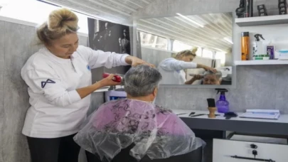 Mobil kuaför ilçe ilçe dolaşıyor