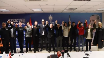 Samsun'da İYİ Parti'den istifa eden 11 kişi AK Parti'ye geçti