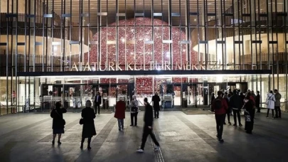 Tiyatro ve müzikal izleyicileri 2024'te AKM'de buluşacak