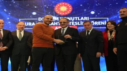 Adana’da bin 589 deprem konutu hak sahiplerine teslim edildi