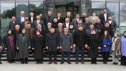 AK Parti Derince Belediye Başkan Adayı İbrahim Şirin, meclis üyesi aday adayları ile bir araya gelerek istişarede bulundu