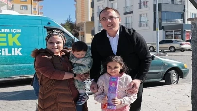 AK Parti Nevşehir Belediye Başkan Adayı Dr. Mehmet Savran, “Bizim derdimiz gönüllere girmek, bizim derdimiz şehrimize hizmet etmek.” dedi