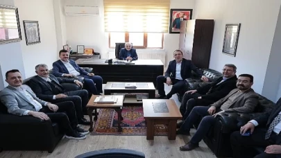 AK Parti Nevşehir Belediye Başkan Adayı Dr.Mehmet Savran, “İlk günkü aşk ile hizmet sevdamızı vatandaşlarımızın desteği, güveni ve dualarıyla sürdürüyoruz” dedi