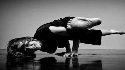 Akbank Sanat’ta Simyasal Bir Yolculuk, Disiplinlararası Canlı Bir Performans “Dreamer”