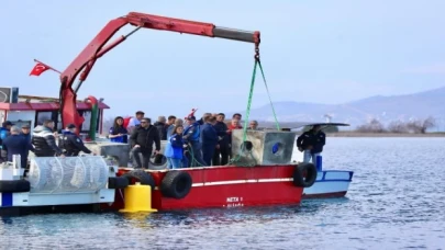 Aliağa Körfezi’nde ilk yapay resifler denizle buluştu