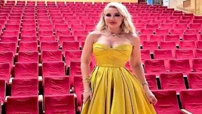 Altın Kalp ve Vefa Ödüllerini sunan Esin Yum Güzelliği ve Şıklığıyla geceye damga vurdu