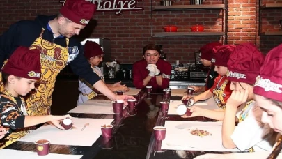 Anadolu Efes’in One Team projesinin katılımcıları, Kahve Dünyası’nın Çikolata Atölyesi’nde buluştu