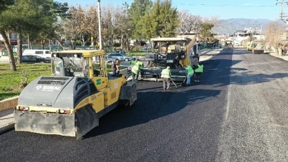 Aydın Büyükşehir Belediyesi Efeler Cumhuriyet Caddesi’ni baştan sona yeniliyor