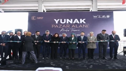 Bakan Göktaş Yunak’ta  kapalı pazar yeri açılışını gerçekleştirdi