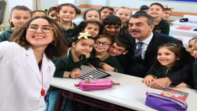 Bakan Tekin’den İstanbul’da okul ziyareti
