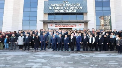 Bakan Yumaklı ve Başkan Büyükkılıç, bölgenin en büyük tarım fuarını ziyaret etti