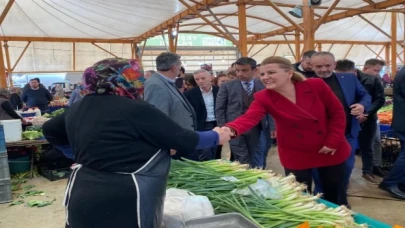 Başkan Hürriyet’ten Yeşilova Pazarı ziyareti