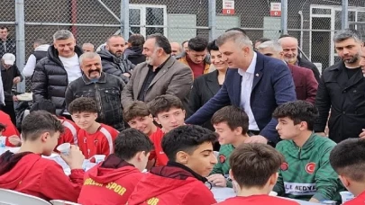 Başkan Sezer, ”Gençliğe yatırımı geleceğe yatırım olarak görüyoruz”