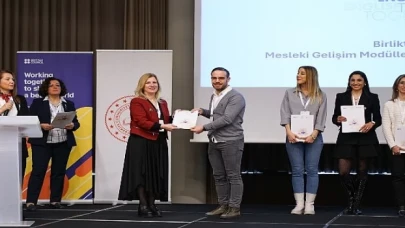 Birlikte İngilizce projesinin 'Sürekli Mesleki Gelişim Seti’, tüm İngilizce öğretmenlerinin erişimine açılıyor