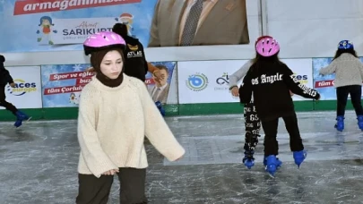 Buz Pisti Yoğun İlgi Gördü