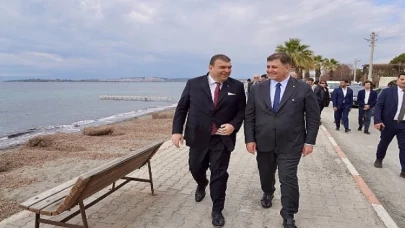 Cemil Tugay ve İsmail Yetişkin Seferihisarlılarla buluştu