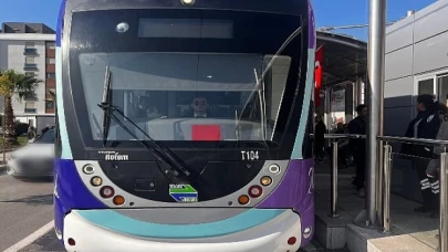 Çiğli Tramvayı “Kırmızı” ve “Mavi” hatla İzmirlilerin hizmetinde