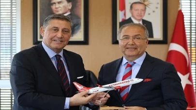Corendon Turizm Grubu Kurucu Ortağı Yıldıray Karaer, Türkiye Tenis Federasyonu Başkanı Cengiz Durmuş’u ziyaret etti
