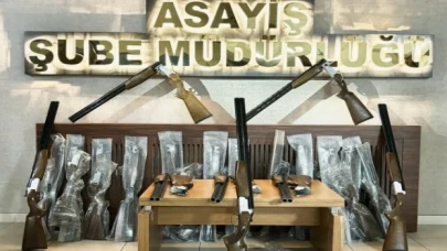 Düzce’de alacaklı bir kişi, borçlu işyerindeki silahlara el koydu