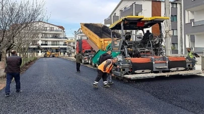 Gölcük’te Yazlık Termal Sokak asfaltlandı