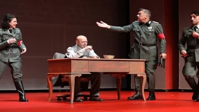 İstanbul Büyükşehir Belediyesi Şehir Tiyatroları’nın yeni oyunlarından  “Yaşamak mı, Yoksa Ölmek mi” Bahçelievler seyircisine konuk oldu