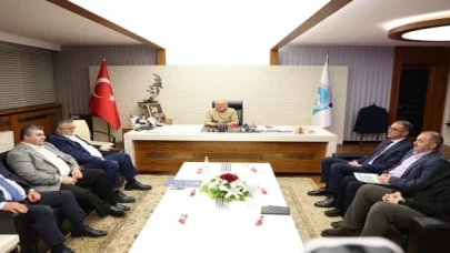 Kayseri Büyükşehir kurmaylarının gece mesaisi