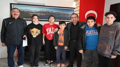 Kemer Belediyesi’nden sporculara ulaşım desteği