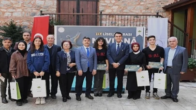 Liseliler en güzel şiirlerini Osmangazi’de okudu