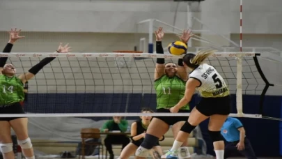 Manisalı Sultanlar yarı final kapısını araladı