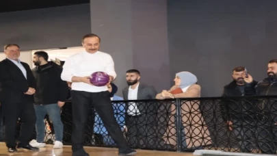 Mardin’de Başkan adayı Erin bowlingde hünerlerini sergiledi