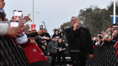 Narlıdere Metrosu’nda Haluk Levent coşkusu