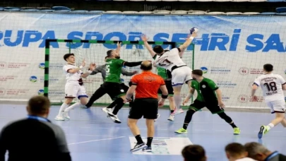 Sakarya evinde esti-gürledi!