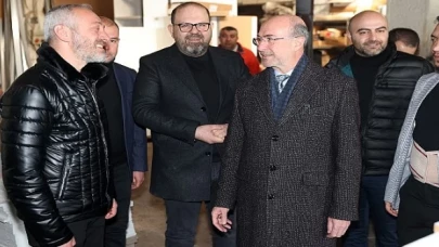 Selçuklu Belediye Başkanı Ahmet Pekyatırmacı Ağaç İşler Sanayi’sinde yer alan Marangoz ve Keresteci esnafına işyerlerinde ziyaret gerçekleştirdi