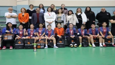 Yıldırım MTAL Kız Futsal Takımı Bursa ikincisi