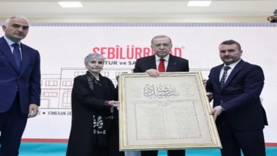 103 yıl önceki ilk nüsha hediye edildi