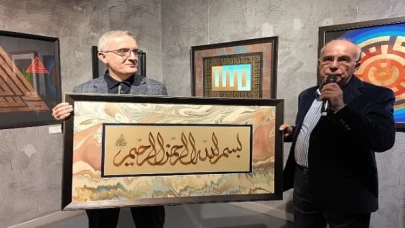 ’’Çizgi Ötesi’’ Savaş Çevik Hat Sergisi Sanatseverlerle Üsküdar’da Buluştu