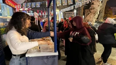 AK Parti İzmit İlçe her akşam lokma dağıtıyor