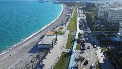 Antalyalılar Konyaaltı Liman Halk Plajı’ndan çok memnun