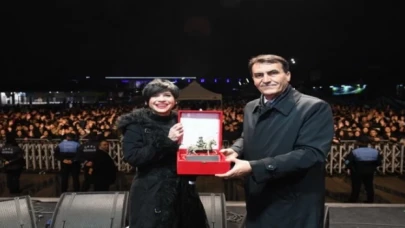 Aydilge şarkıları ve enerjisi ile Bursa’yı salladı