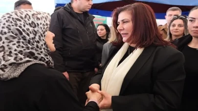 Aydın Büyükşehir Belediye Başkanı Özlem Çerçioğlu, Efeler ilçesinde kurulan Fatih Pazaryeri’nde vatandaşlarla ve pazar esnafıyla bir araya geldi