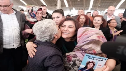 Aydın Büyükşehir Belediye Başkanı Özlem Çerçioğlu, Efeler Kapalı Pazaryeri’nde vatandaşlarla bir araya geldi