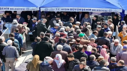 Aydın Büyükşehir Belediye Başkanı Özlem Çerçioğlu, İncirliova’da Ata Tohumlarından üretilen binlerce fidenin dağıtımını yaptı ve esnafla bir araya geldi