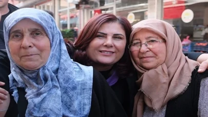 Aydın Büyükşehir Belediye Başkanı Özlem Çerçioğlu, Koçarlı pazarında vatandaşlarla ve pazar esnafıyla bir araya geldi