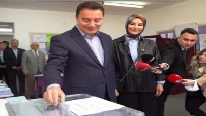 Babacan: Demokrasi yerelde başlar; sandıklara sahip çıkalım