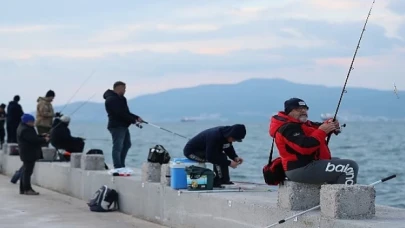 Balık Avı Tutkunları Aliağa’da Yarıştı